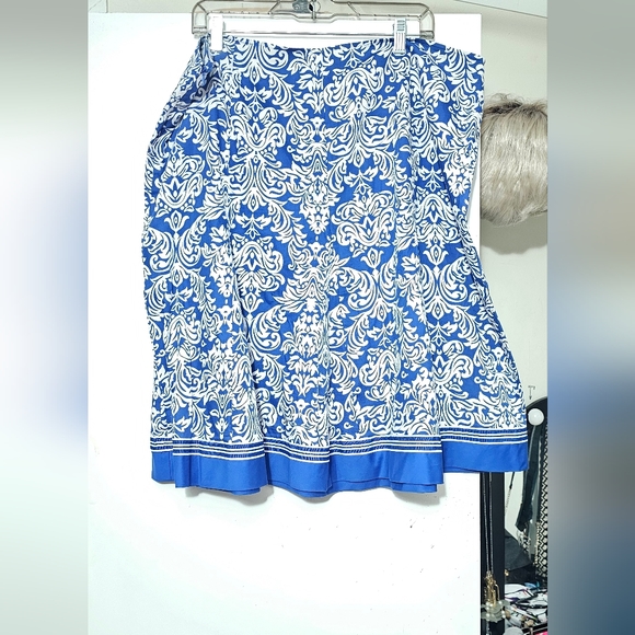 Signature by Robbie Bee - Picture 3 of 3